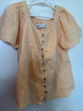 Zara Light Peach Button-Front Puff Sleeve Blouse